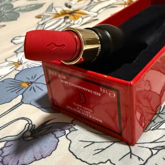 Christian Louboutin Rouge Louboutin Velvet Matte | Red Dramadouce | Lipstick - Picture 9 of 10
